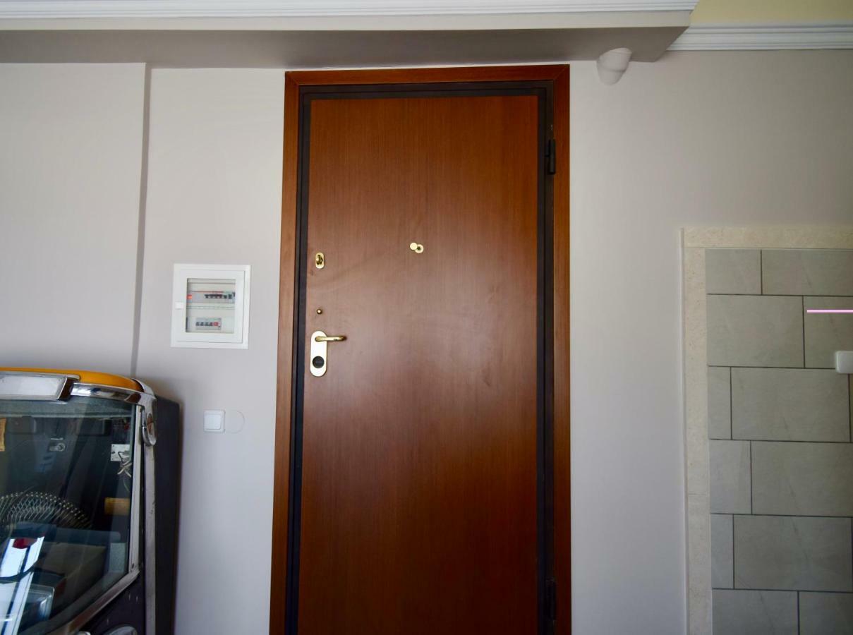 Comfort Room Салоники Экстерьер фото